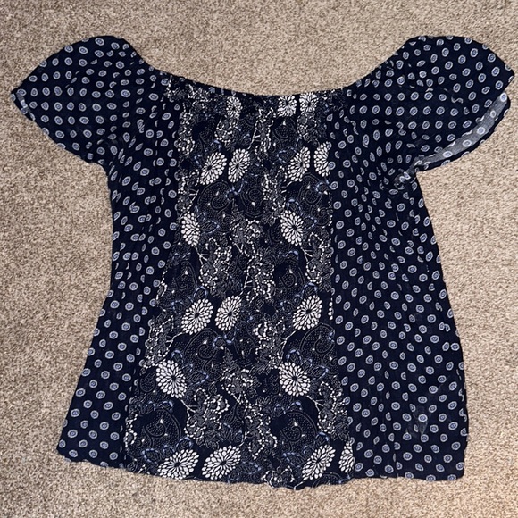 Like New Beautiful blue off the shoulders Dorsey Perkins blouse - Picture 2 of 12